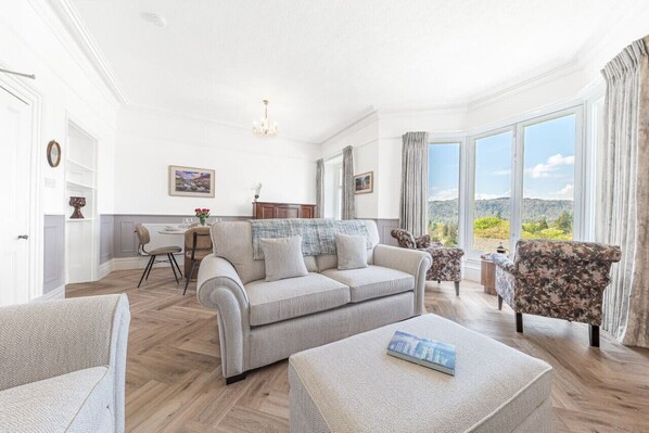 Smart TV - Location, views, parking (Bowness-on-Windermere)