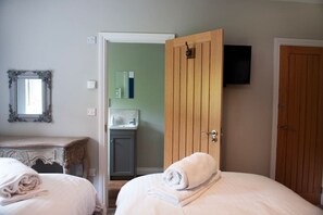 2 chambres, fer et planche Ă repasser, Wi-Fi gratuit, draps fournis