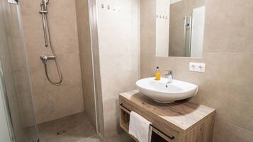 Apartment | Badezimmer
