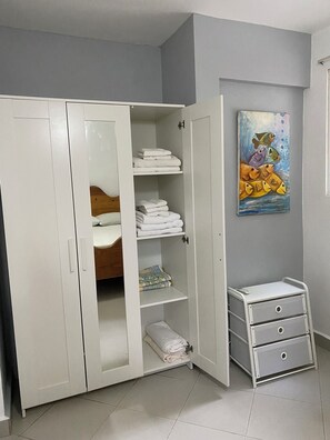 5 Schlafzimmer, Bügeleisen/Bügelbrett, kostenloses WLAN, Bettwäsche