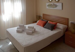 Gebar bulu kapas, ruang kerja komputer riba, seterika/papan seterika