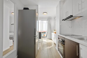 Fridge, microwave, oven, coffee/tea maker