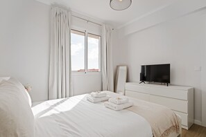 1 bedroom, iron/ironing board, travel cot, free WiFi