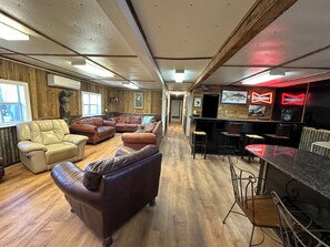 Interior - Sausalito South- Spacious, Comfortable, and Clean Houseboat (Venice)