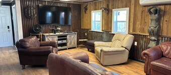 Sausalito South- Spacious, Comfortable, and Clean Houseboat