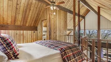 3 bedrooms, desk, free WiFi, bed sheets