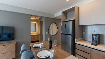 Gallery Apartment | Dining