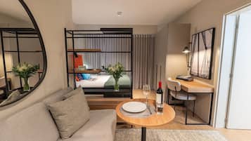 1 bedroom, individually decorated, desk, laptop workspace