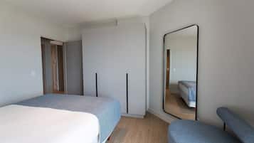 Apartamento galeria | 1 quarto, individualmente decorados, escrivaninha