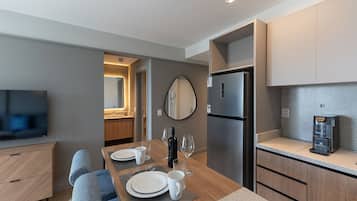 Gallery Apartment | Dining