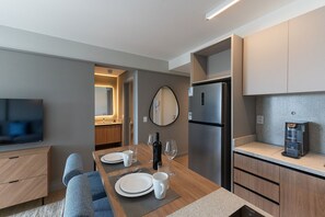 Gallery Apartment | Dining