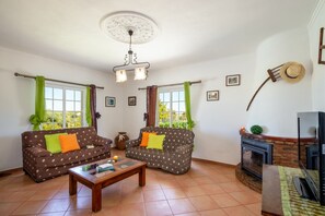 Living area - Villa Muriwai for 8 People in Algarve (Silves)