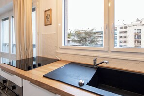 Refrigerador, microondas, horno y lavavajillas 