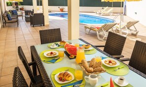 Villa | Utendørsservering