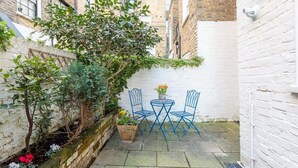 Outdoor dining - Cosy Pimlico Retreat (London)