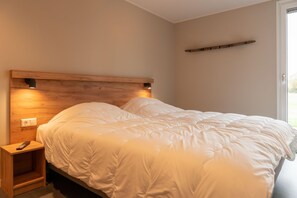 2 bedrooms, individually furnished, bed sheets