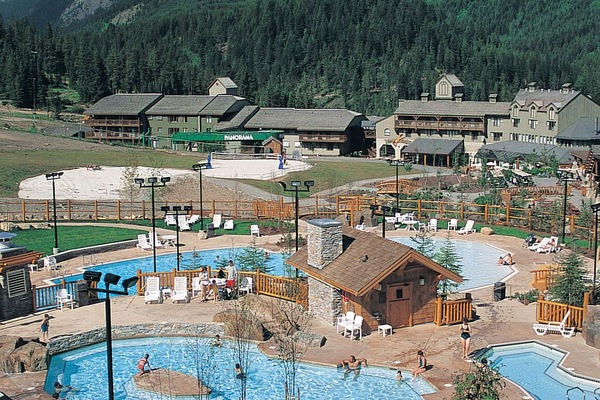 Piscina a l'aire lliure i piscina climatitzada