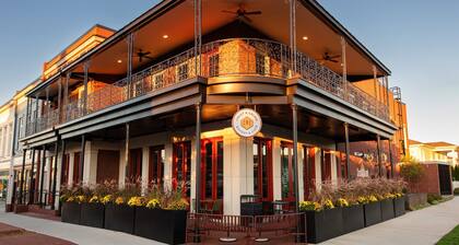 NEW Pet Friendly, Shops, Downtown, Norton Commons Local Dining, Fully Loaded