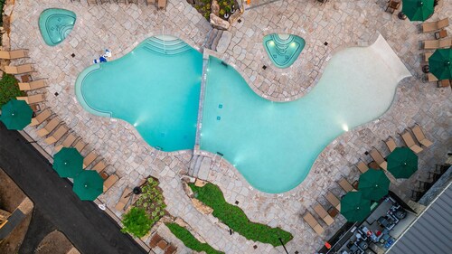 Hilton Vacation Club Mill Springs Lodge Pigeon Forge