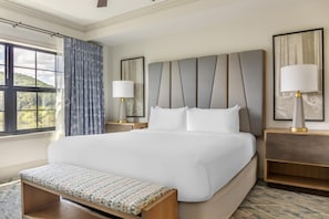 Premium bedding, in-room safe, iron/ironing board, free WiFi - Hilton Vacation Club Mill Springs Lodge Pigeon Forge (Pigeon Forge)