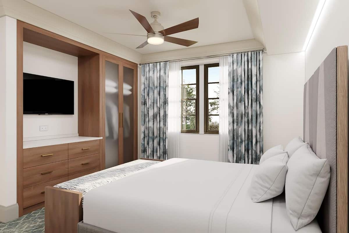 Luxe beddengoed, een kluis op de kamer, een strijkplank/strijkijzer