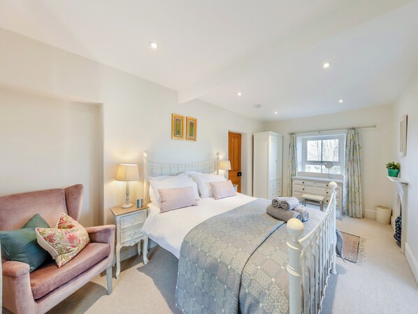 3 bedrooms, free WiFi, bed sheets