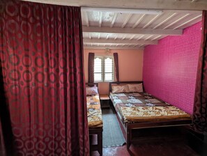 4 bedrooms, WiFi, bed sheets