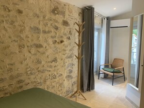 1 chambre, fer et planche à repasser, lit parapluie, Wi-Fi gratuit