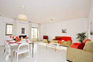 Apartment | Living area - Apartment in Albufeira Near Sea Beach (Albufeira)