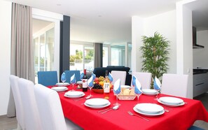 Dining - Villa in Armacao de Pera With Garden (Silves)