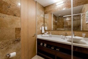 Appartement, 2 chambres | Salle de bain