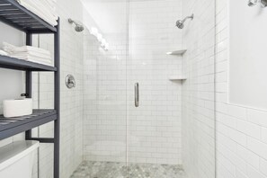 Bruser, håndklæder, Toiletpapir