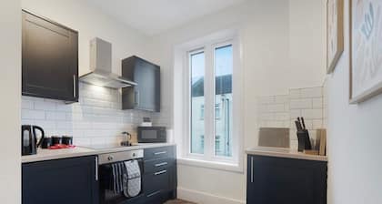 New! 4BR in Spencer Street