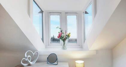 New! Spacious 4 bed in North Shields w/Free Wifi