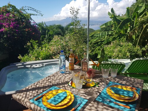 CocoK'BanaLodge, vue mer, montagne, jacuzzi / Les 3 Ilets