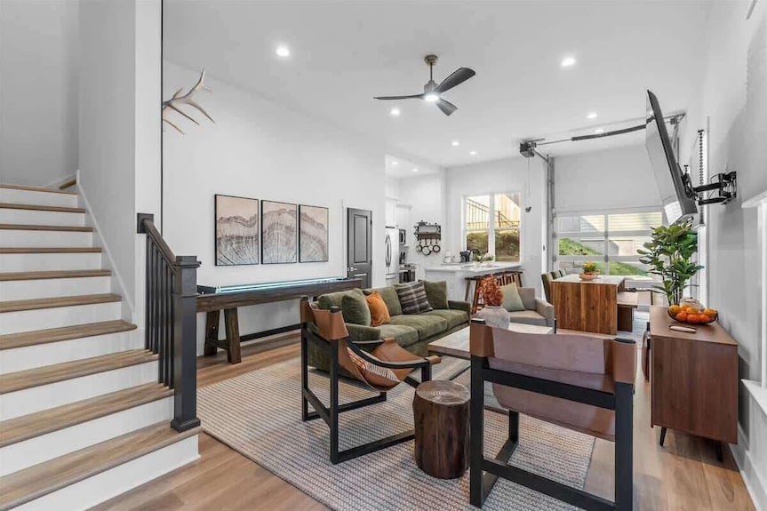 Modern 4br Group Stay | Private Patio + Downtown - Chattanooga, TN