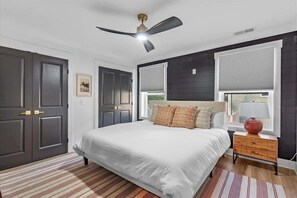 Iron/ironing board, travel crib, WiFi, bed sheets - New 4BR Family Getaway | Minutes to City (Chattanooga)