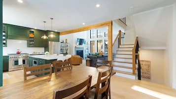 Mikroaaltouuni, uuni, liesi, astianpesukone