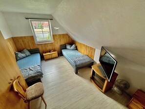 2 habitaciones, tabla de planchar con plancha y wifi gratis 
