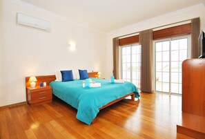 Villa | 5 slaapkamers, een strijkplank/strijkijzer, beddengoed