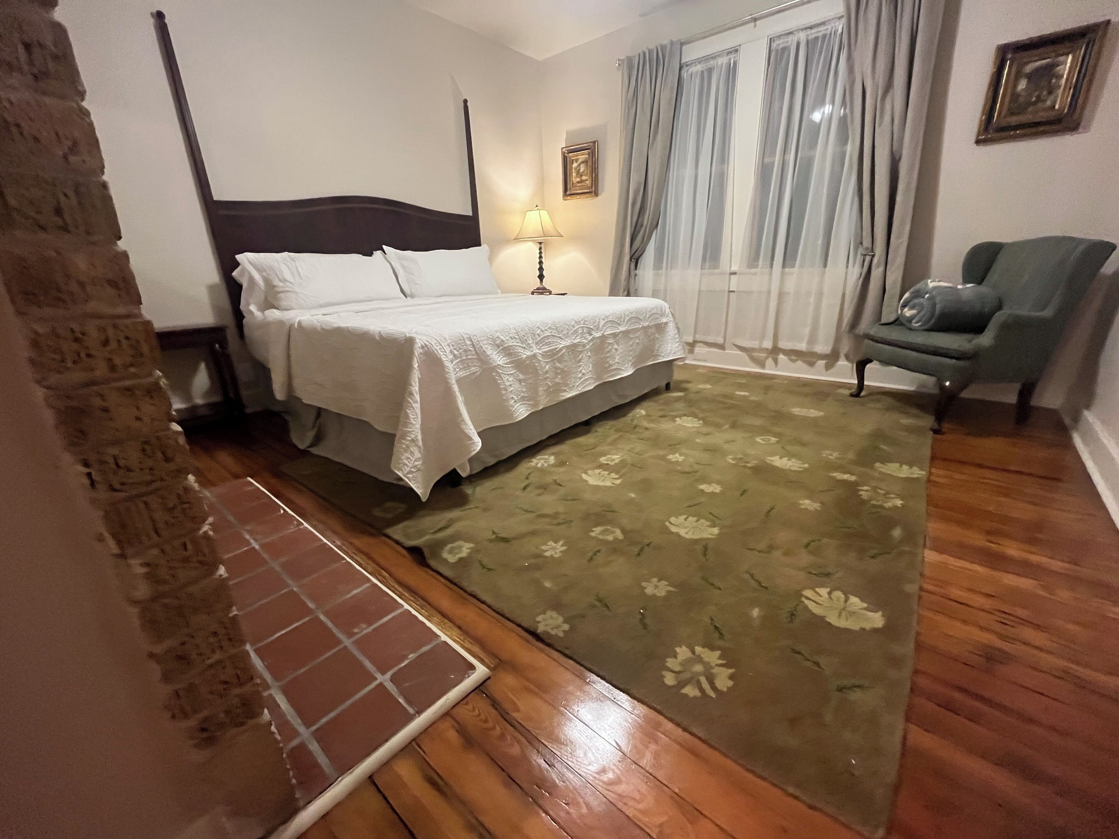 4 dormitorios, tabla de planchar con plancha, wifi y ropa de cama