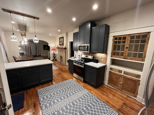 Charming 4-bedroom house with WiFi and AC close to French Quarter