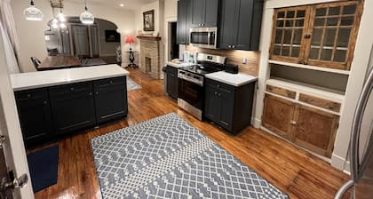 Charming 4-bedroom house with WiFi and AC close to French Quarter