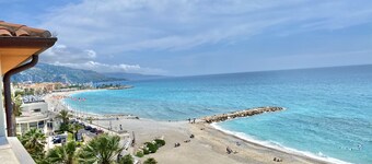 Stunning Sea view in the heart of Menton