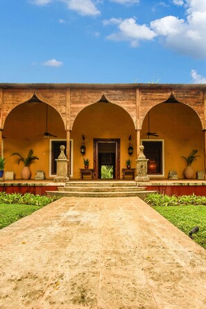 Exterior - Lujosa y Privada Hacienda cerca de Merida (Molas)