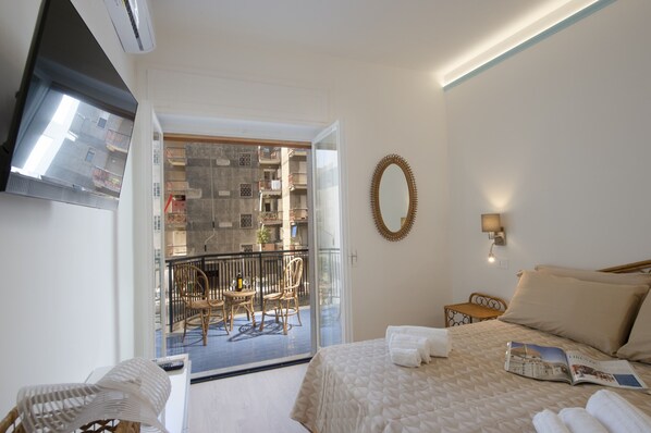 1 bedroom, iron/ironing board, travel cot, free WiFi - Suites Nonni - An Elegant Retreat in the Heart of Maiori (Maiori)