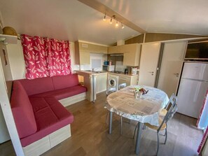 Interior - ZEcamping 3 étoiles locatif TV 35m2 6 pers (Beaulieu)