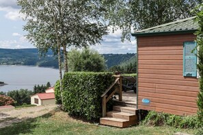 Unclassified image, 2 of 22, button