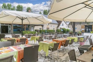 Restauration en plein air