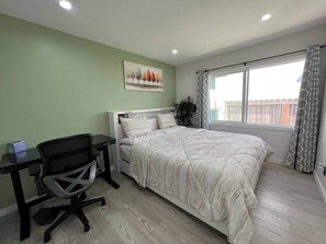 2 habitaciones, tabla de planchar con plancha, wifi y ropa de cama 